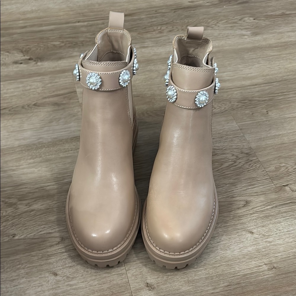 NWT Copper key boots size 9.5